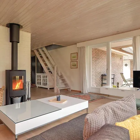 Three-bedroom In Vakantiehuis Blåvand