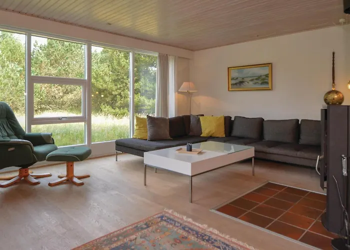 Holiday home Three-bedroom In Blavand