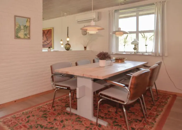 Three-bedroom In Holiday home