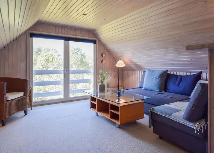 Three-bedroom In 別荘 ブラーバンド